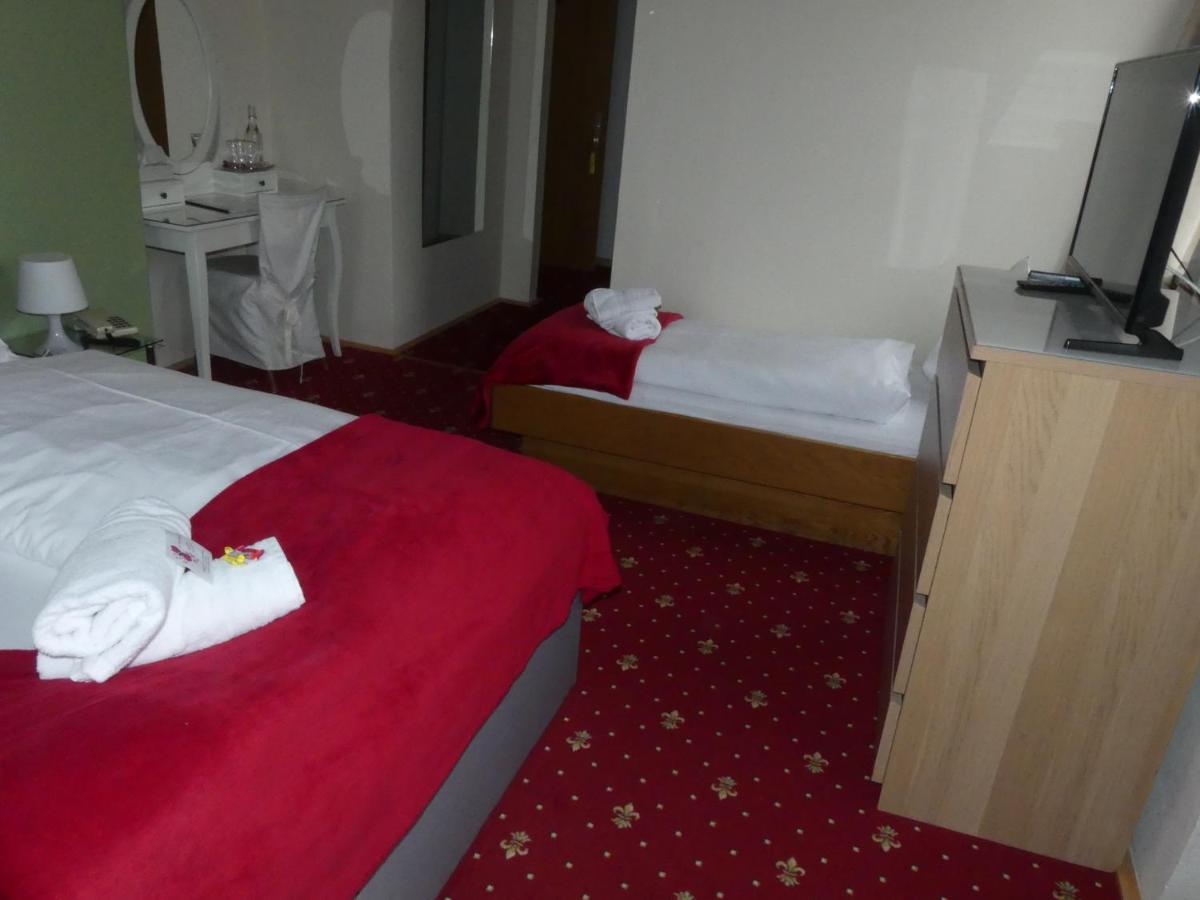 Hotel Kirchenwirt บาด ไคลน์เคิร์ชไฮม์ ภายนอก รูปภาพ